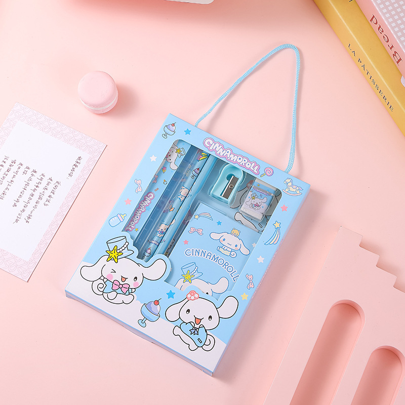 Ideal Stationery & Office Supply - Набор канцелярских принадлежностей Hello Kitty Kuromi,
